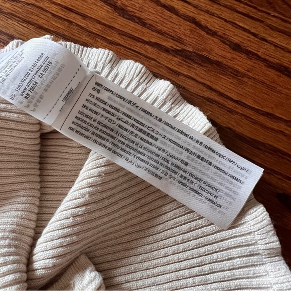 Abercrombie & Fitch cropped short sleeve button down ruffle hem sweater- xs - Picture 9 of 12